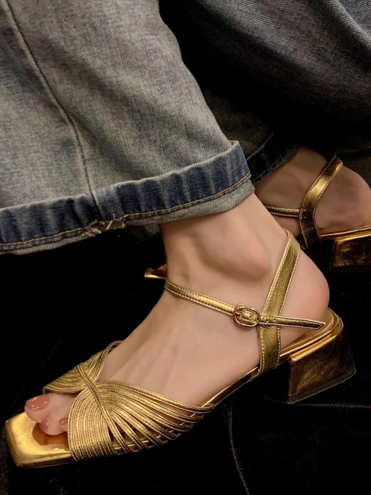 Elegant Women High Heels Hollo - đánh giá và giá Leather Work Outfit